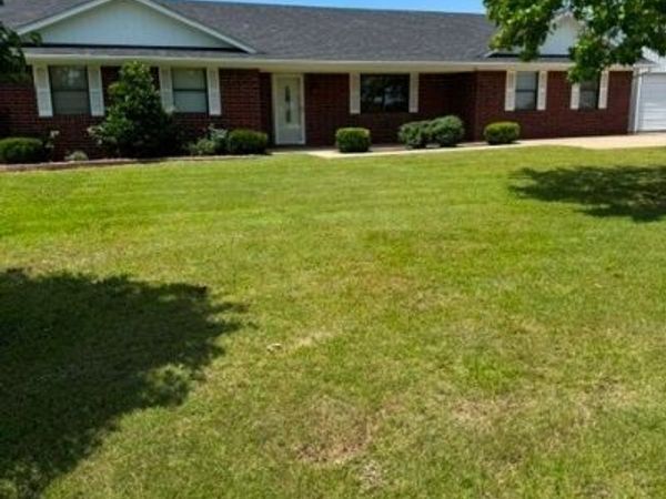 702 Shirley , Madill, OK 73446