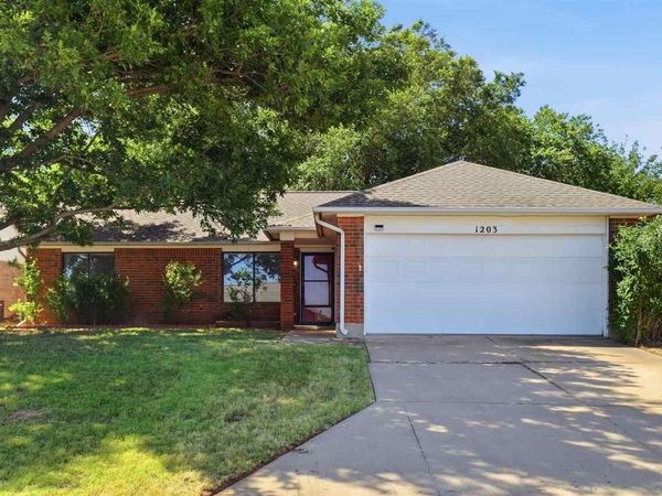 1203 E Dell, Stillwater, OK 74075
