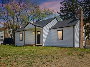 15 WEST HIGH ST, STUARTS DRAFT, VA 24477