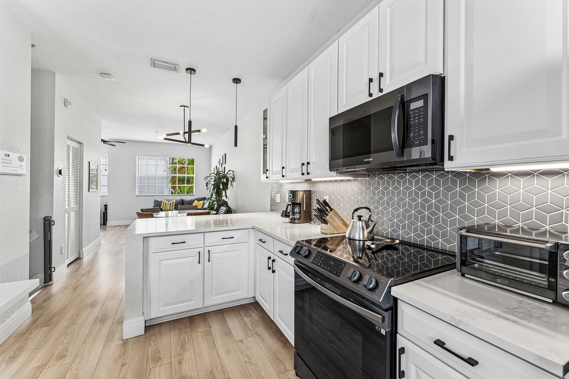295 NE 5th Avenue, Unit 22, Delray Beach, FL 33483 Photo