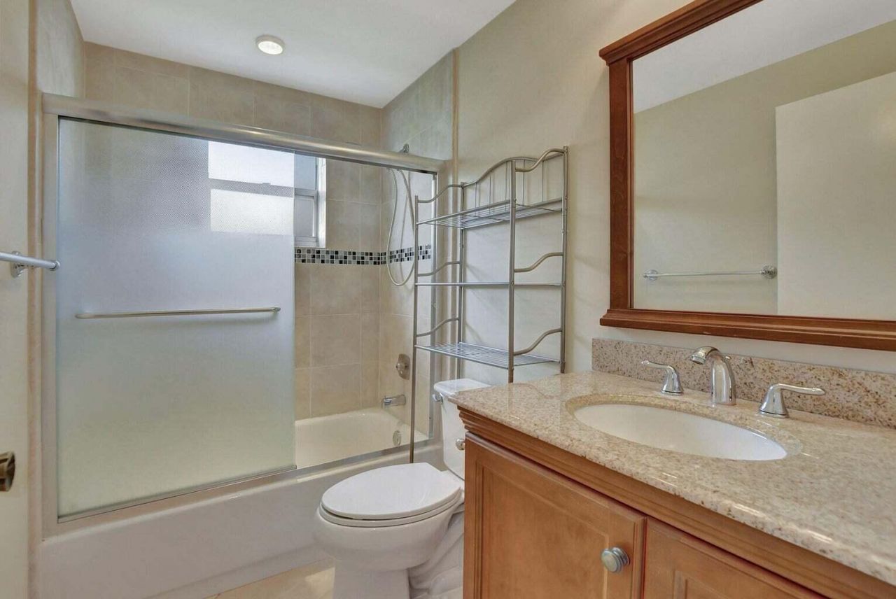 187 Normandy D, Delray Beach, FL 33484 Photo