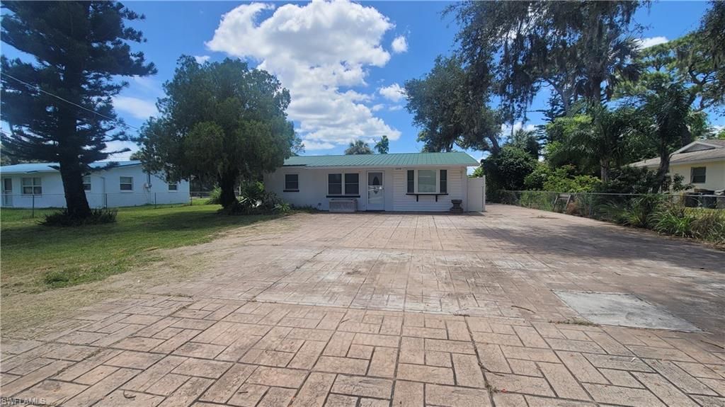 20710 Sandy Ln, Estero, FL 33928 Photo