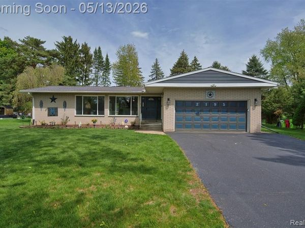 2195 Strader Drive, West Bloomfield Twp, MI 48324