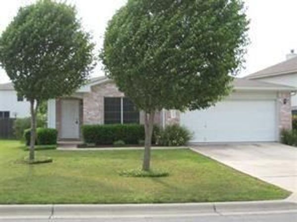 1823 Brentwood DR, Leander, TX 78641