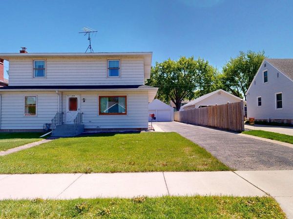 406 Giles Place, Albert Lea, MN 56007