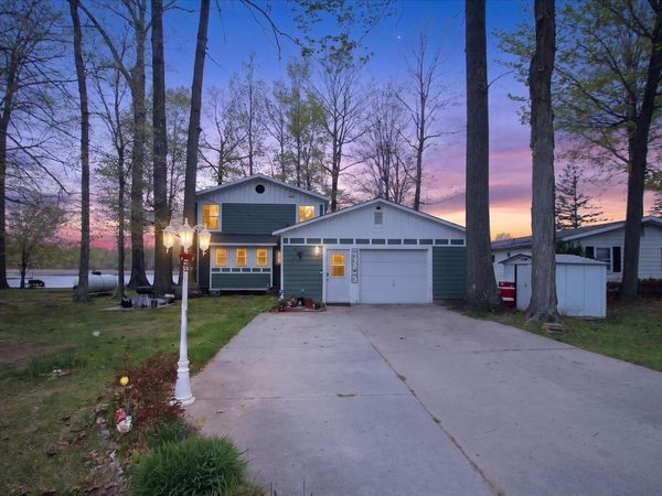 10131 Birch Drive, Riverdale, MI 48877