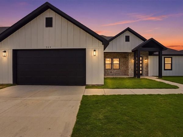 544 Highview Court, Godley, TX 76044