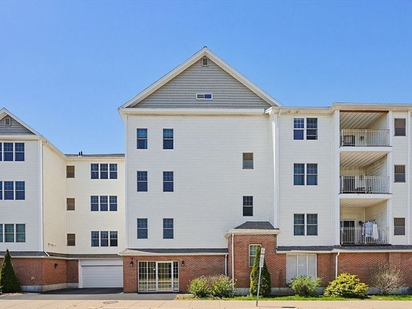 51 Pearl St, Unit 205, Malden, MA 02148