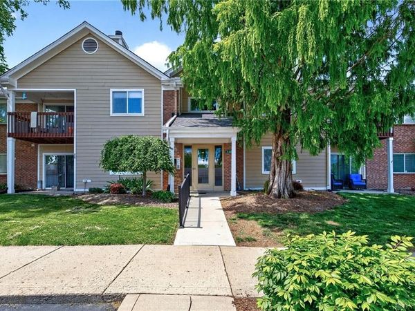 148 Mallard Glen Drive, Unit 8, Centerville, OH 45458