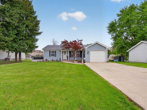 9202 E Lilac Lane, Cromwell, IN 46732