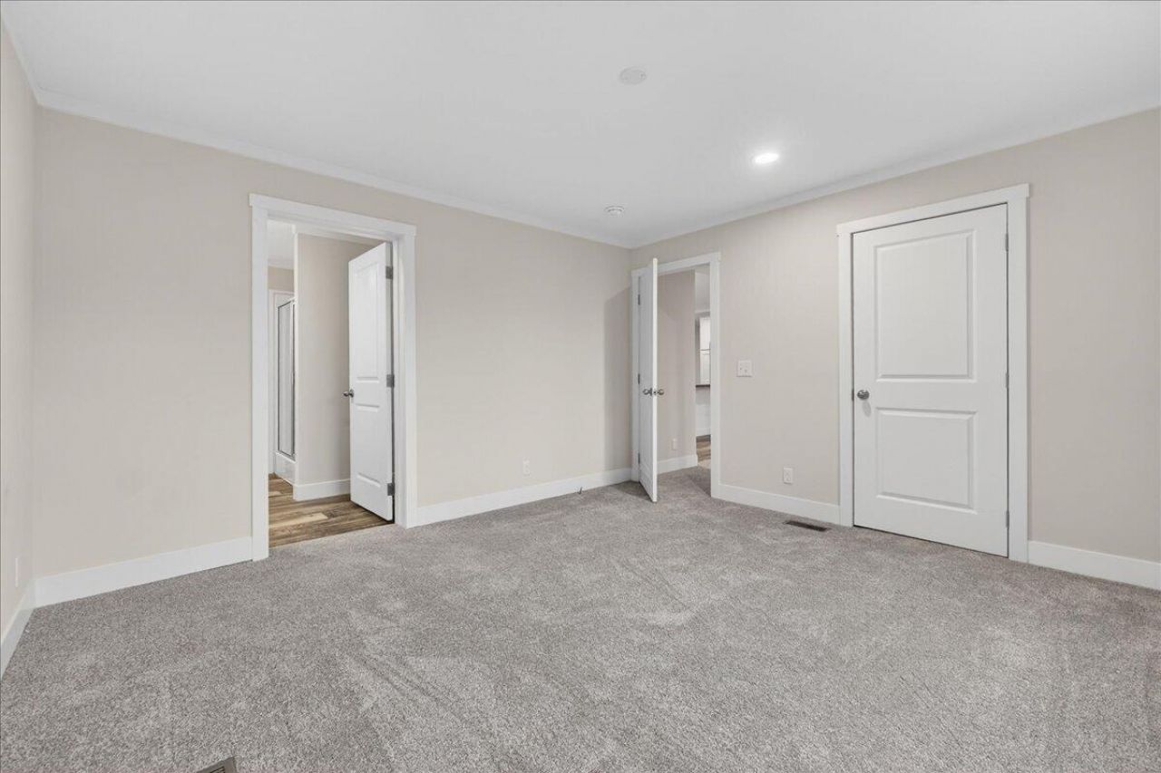 10880 N Jeffries Highway Photo 20