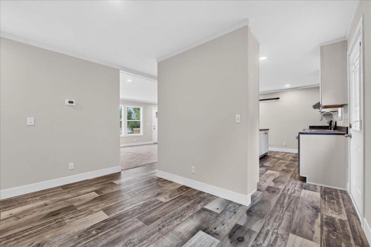 10880 N Jeffries Highway Photo 30