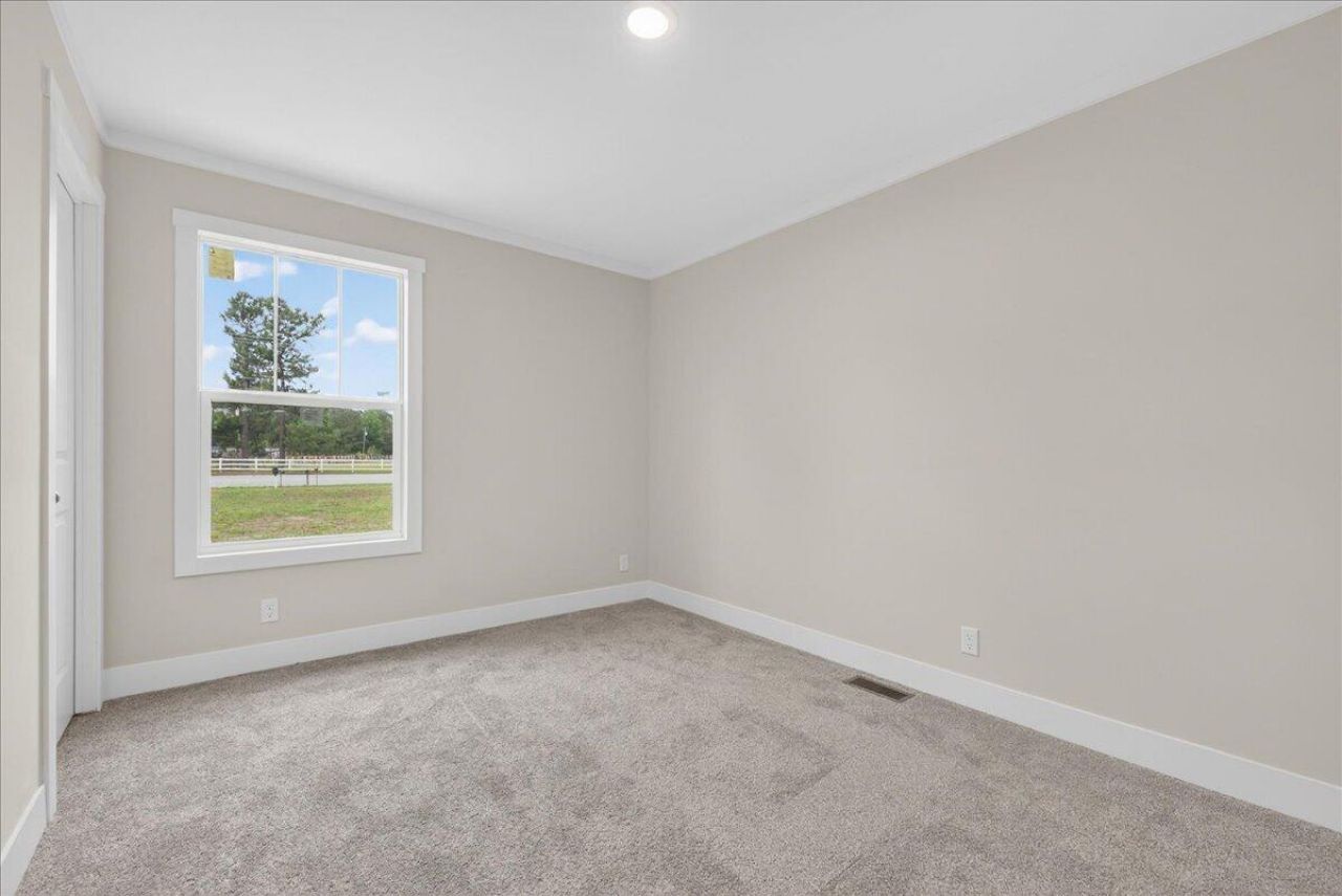 10880 N Jeffries Highway Photo 31