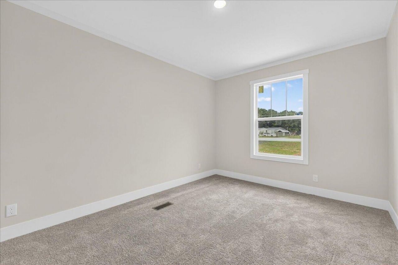 10880 N Jeffries Highway Photo 36