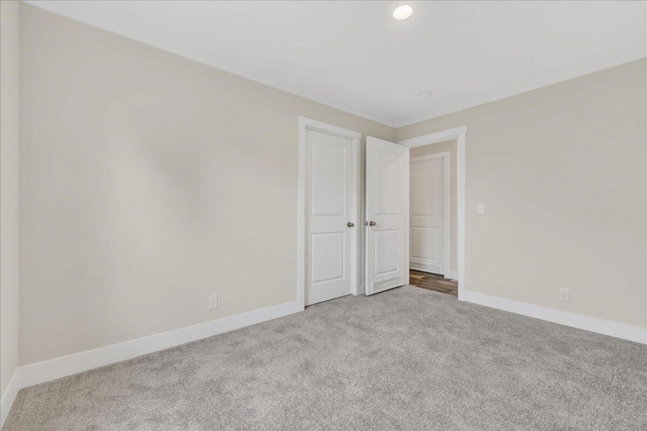10880 N Jeffries Highway Photo 38