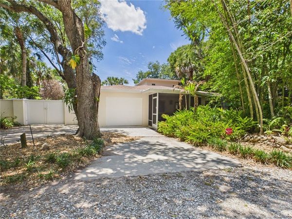 9525 Periwinkle Drive, Vero Beach, FL 32963