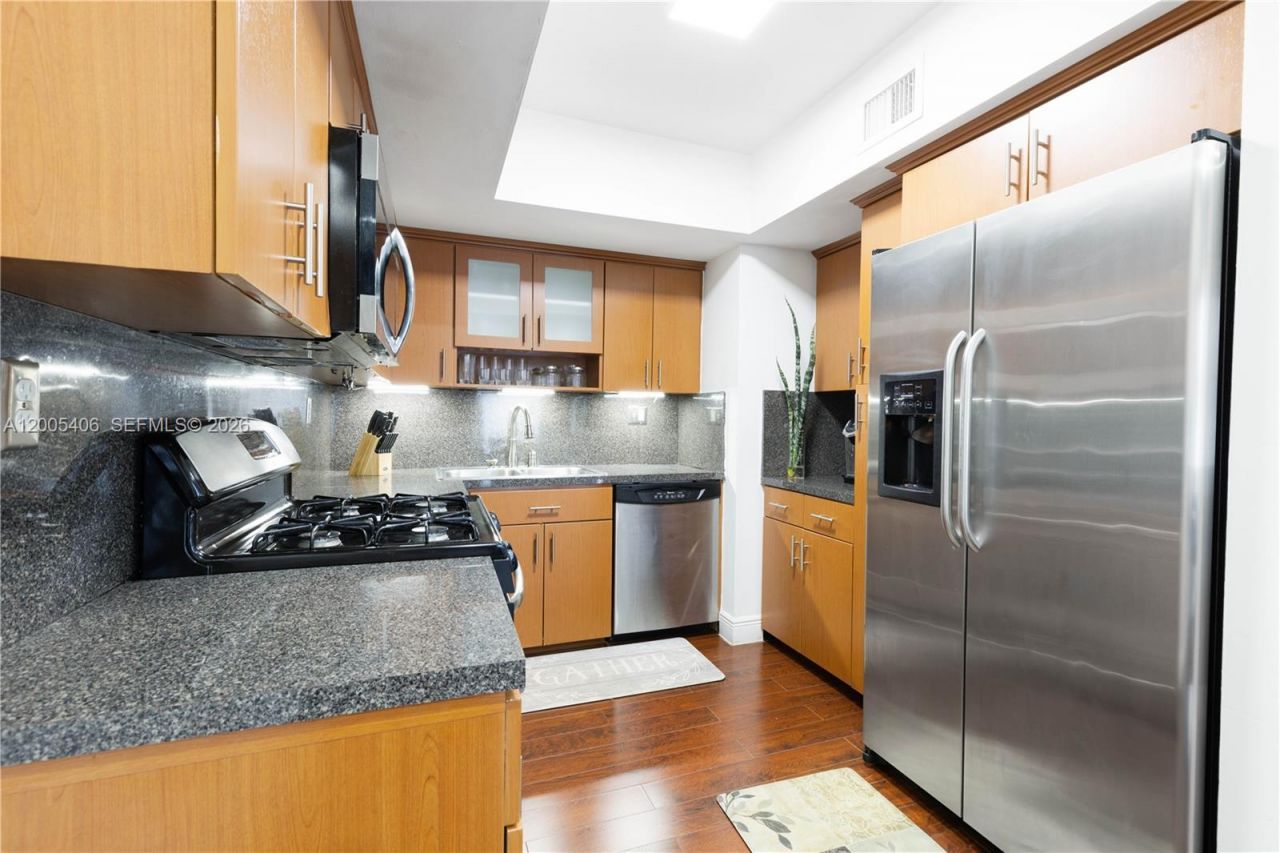 8390 N Missionwood Cir , Unit D-18, Miramar, FL 33025 Photo