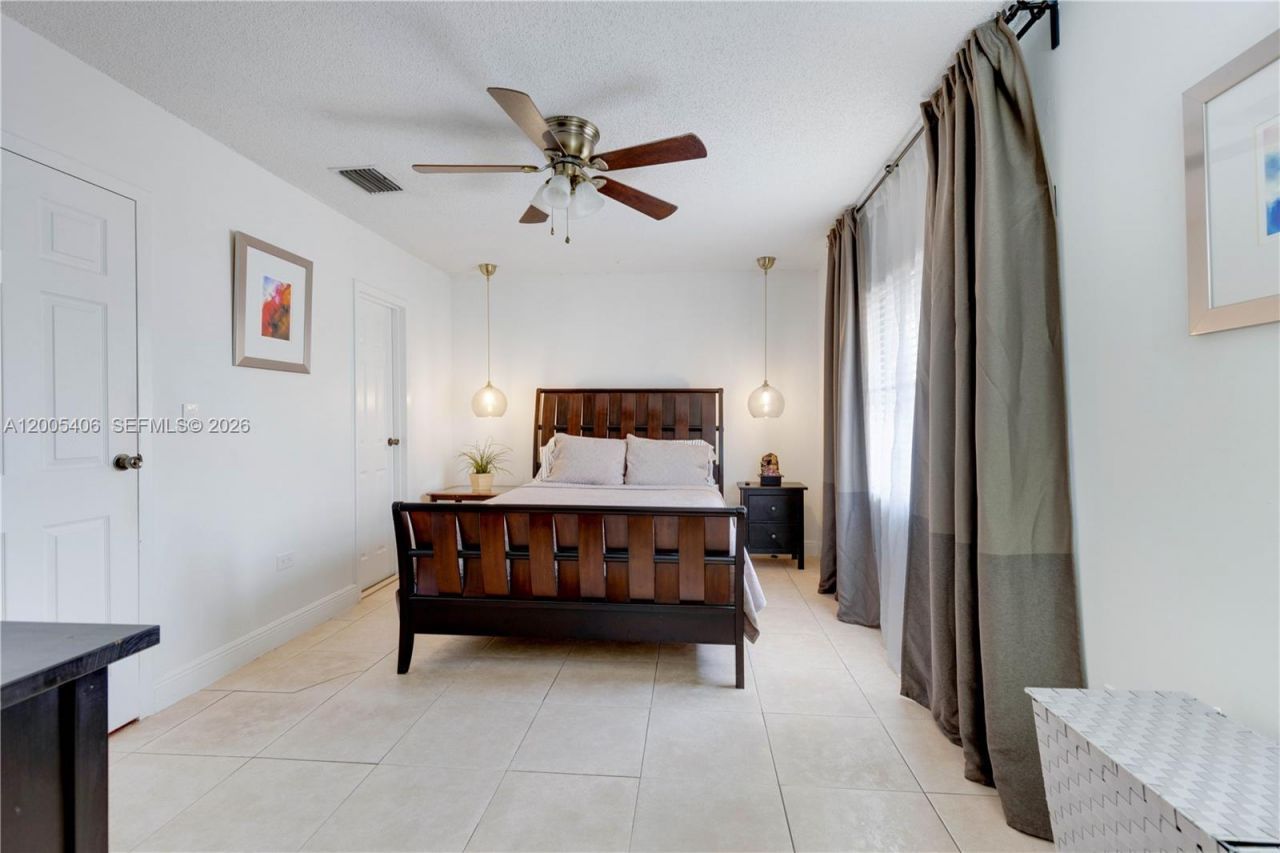 8390 N Missionwood Cir , Unit D-18, Miramar, FL 33025 Photo