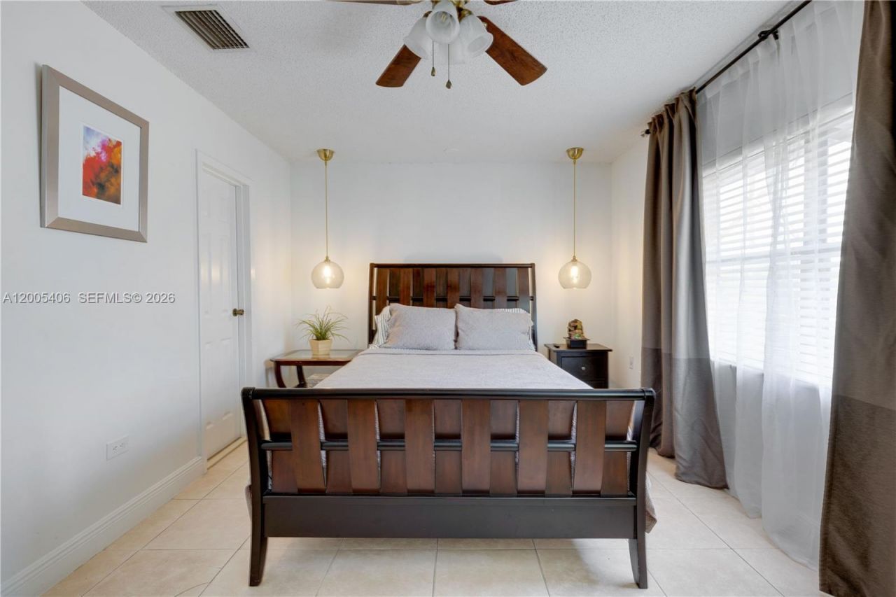 8390 N Missionwood Cir , Unit D-18, Miramar, FL 33025 Photo