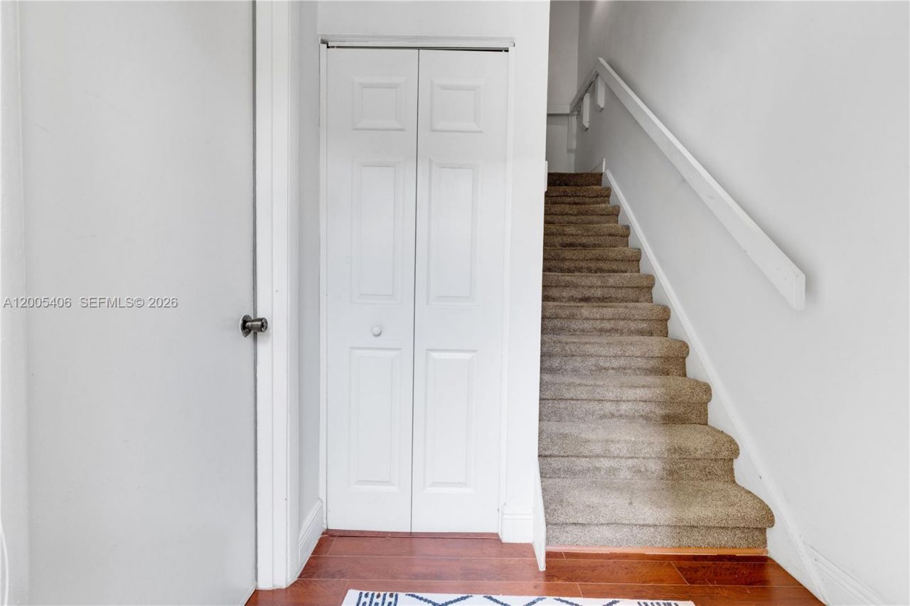 8390 N Missionwood Cir , Unit D-18, Miramar, FL 33025 Photo