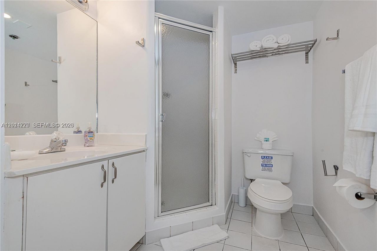 5225 Collins Ave , Unit 407, Miami Beach, FL 33140 Photo