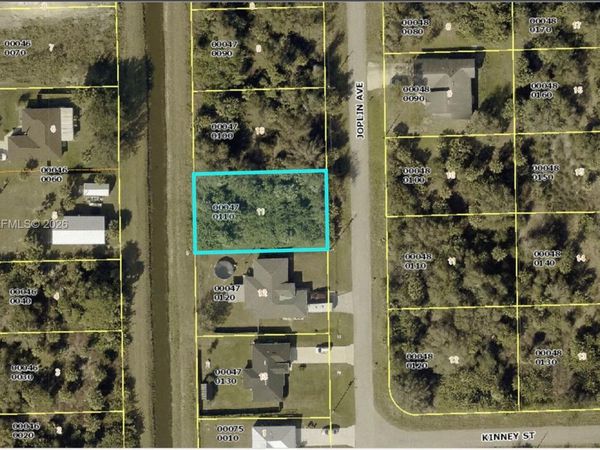 6037 Joplin Ave , Lehigh Acres, FL 33095