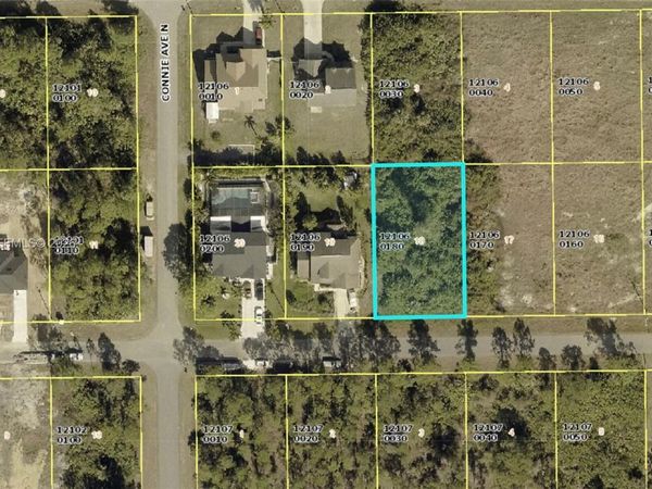 2514 18th St W , Lehigh Acres, FL 33971