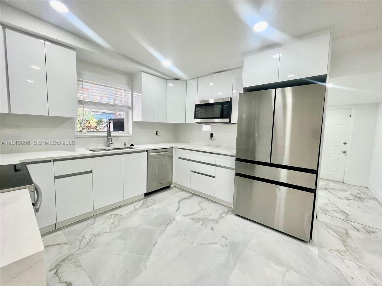 1649 NE 8th Ave , Fort Lauderdale, FL 33305 Photo