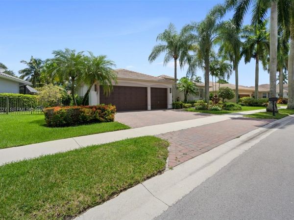 2538 Eagle Run Dr , Weston, FL 33327