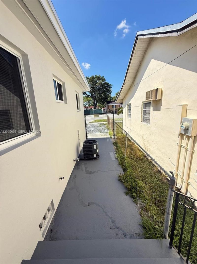 59 E 14th St , Unit 59, Hialeah, FL 33010 Photo