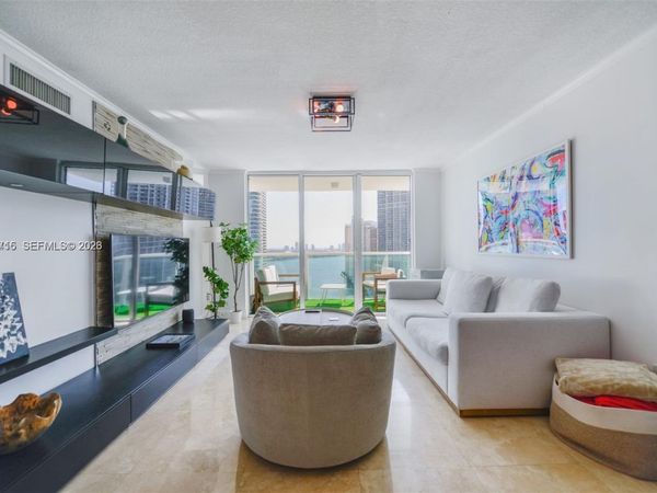 31 SE 5th St , Unit 3002, Miami, FL 33131