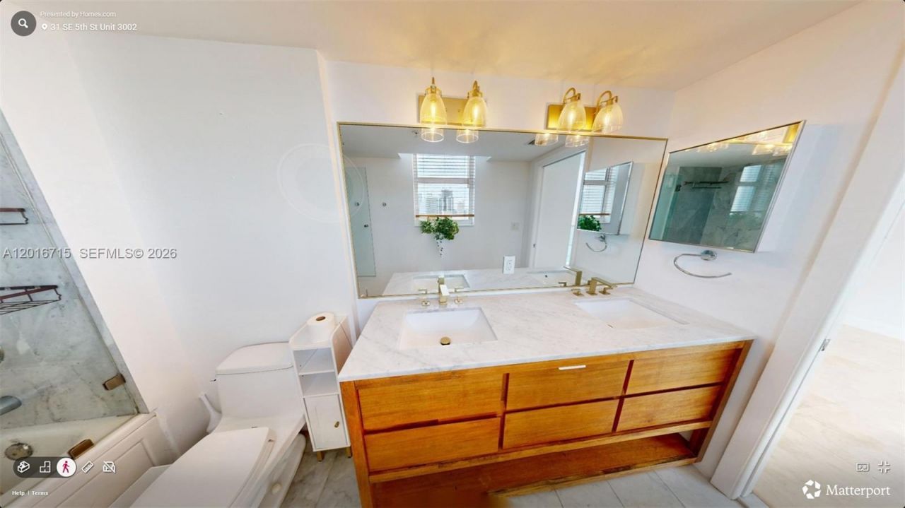 31 SE 5th St, Unit 3002, Miami, FL 33131 Photo