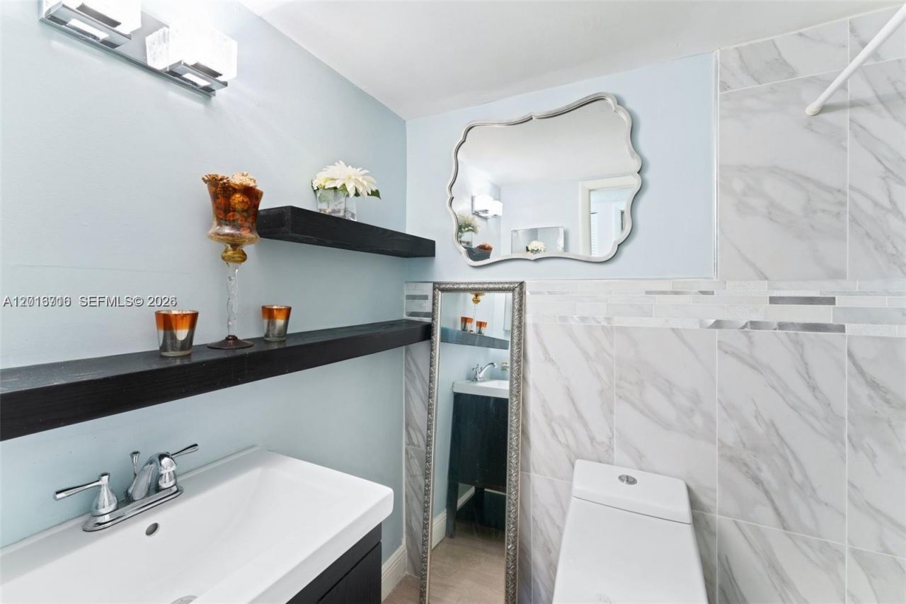 64 Wimbledon Lake Dr, Unit 64, Plantation, FL 33324 Photo