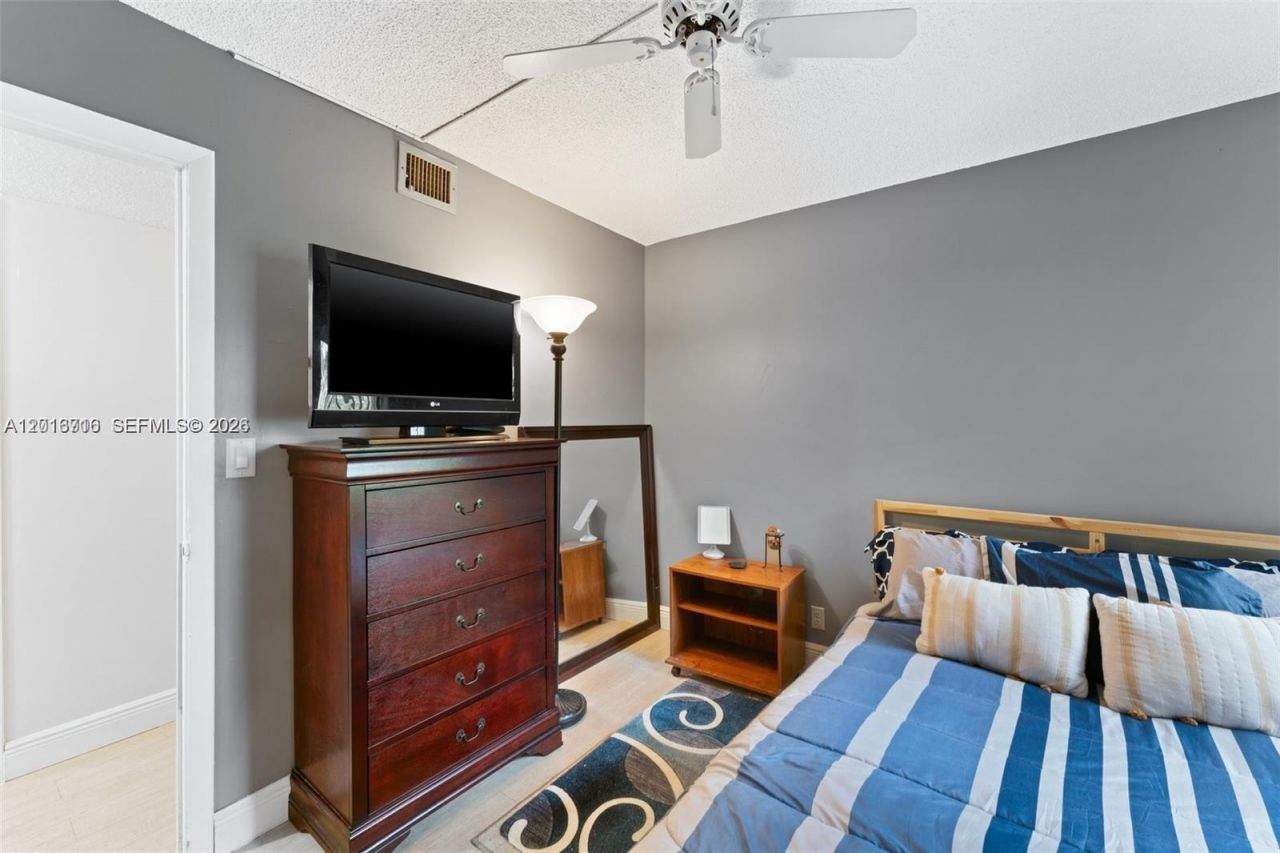 64 Wimbledon Lake Dr, Unit 64, Plantation, FL 33324 Photo