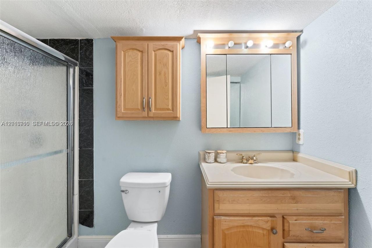 64 Wimbledon Lake Dr, Unit 64, Plantation, FL 33324 Photo