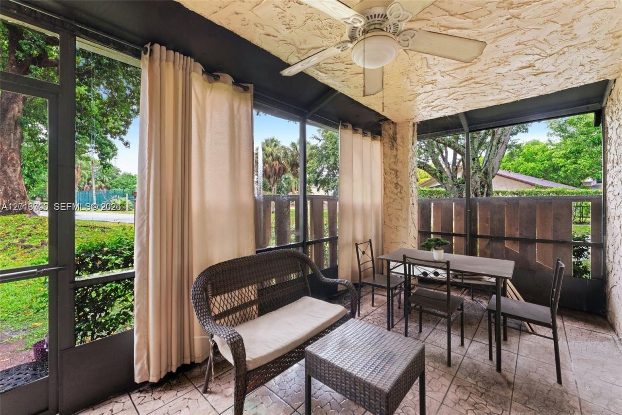64 Wimbledon Lake Dr, Unit 64, Plantation, FL 33324 Photo