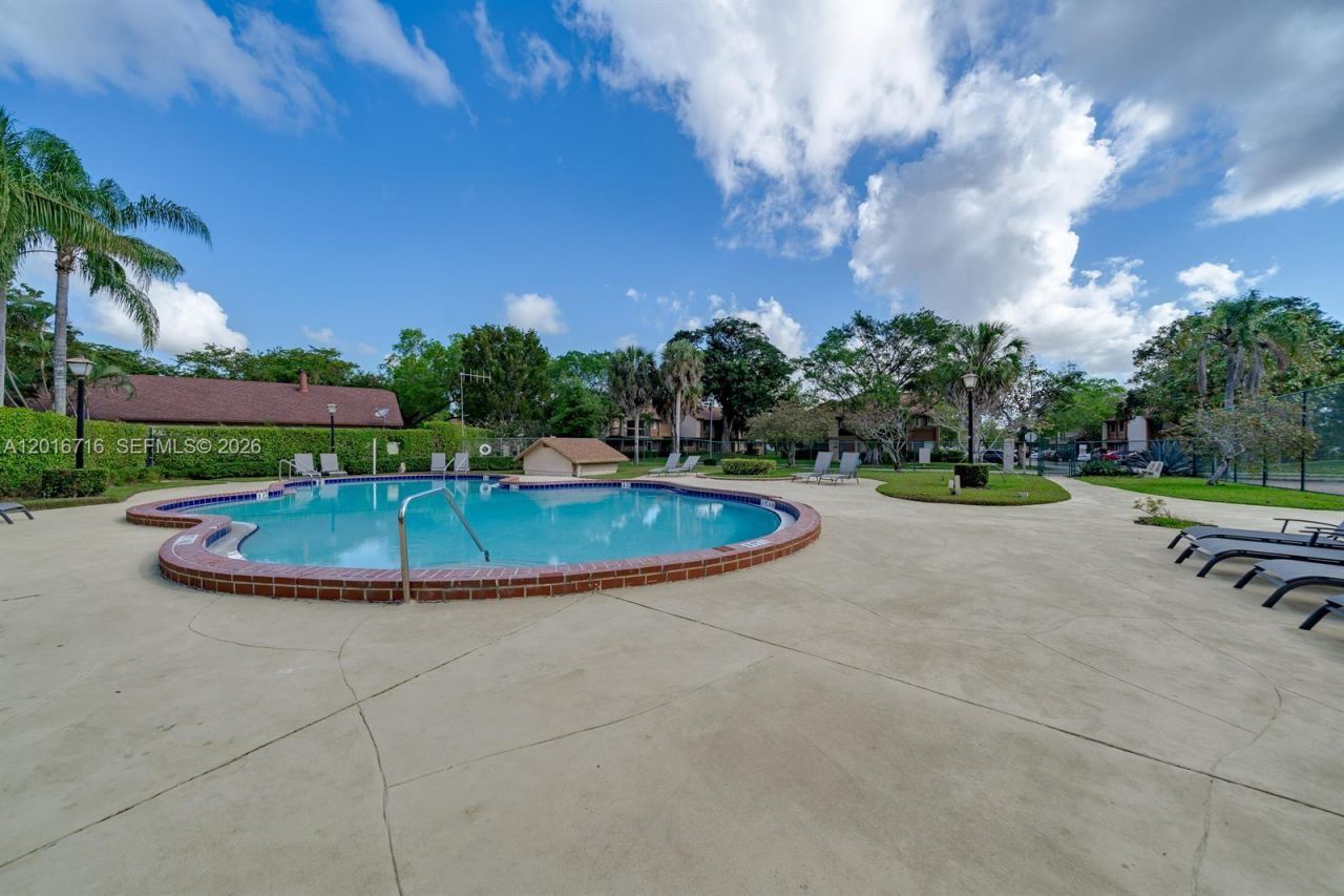 64 Wimbledon Lake Dr, Unit 64, Plantation, FL 33324 Photo