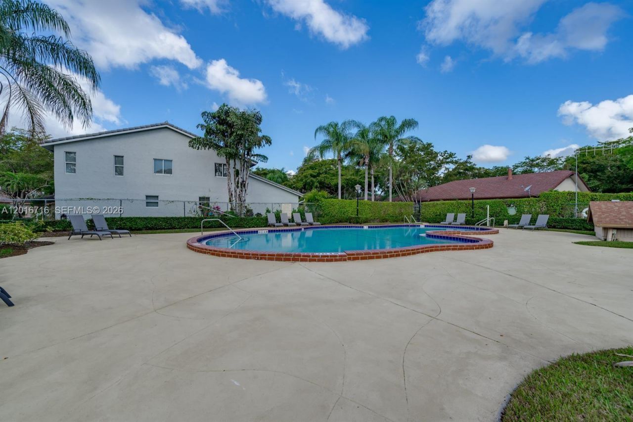 64 Wimbledon Lake Dr, Unit 64, Plantation, FL 33324 Photo