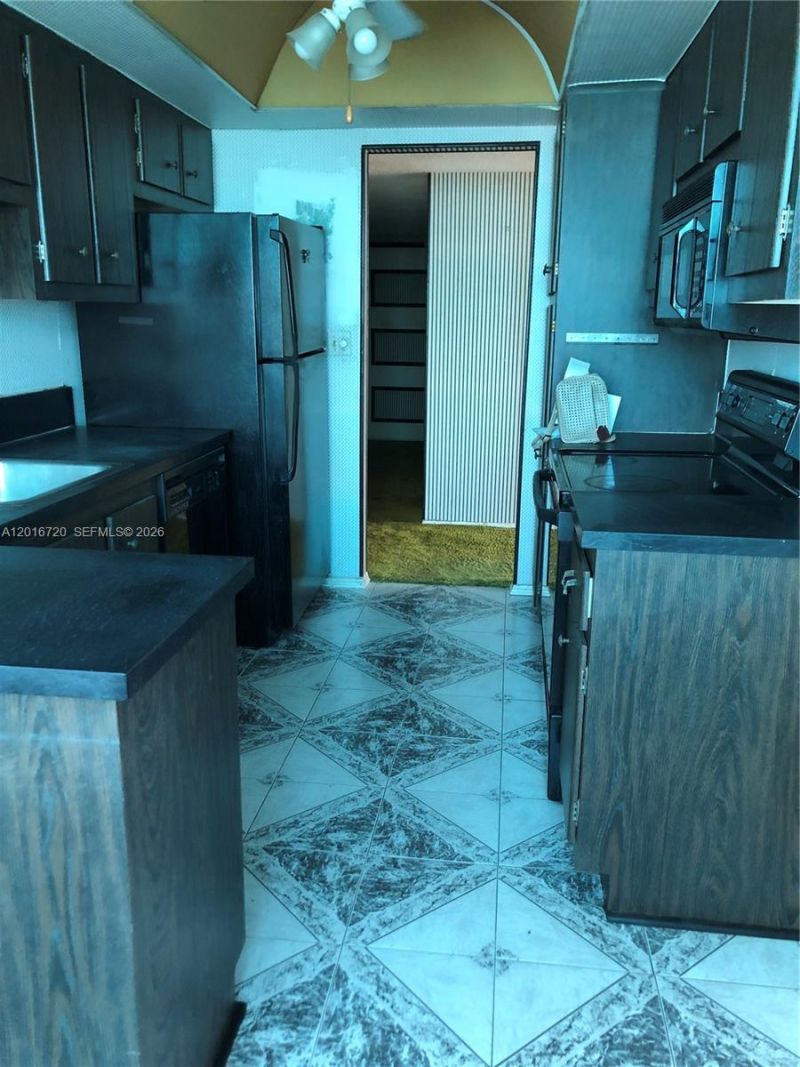 18011 Biscayne Blvd , Unit 1405, Aventura, FL 33160 Photo