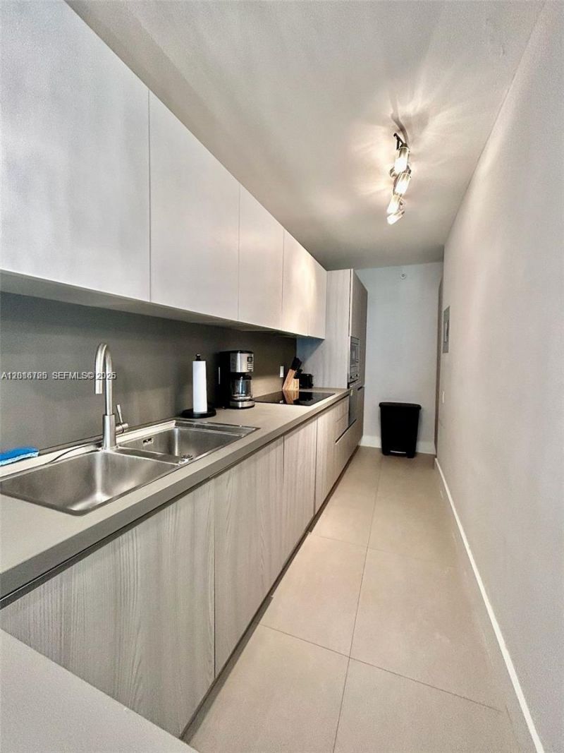 100 Lincoln Rd , Unit 426, Miami Beach, FL 33139 Photo
