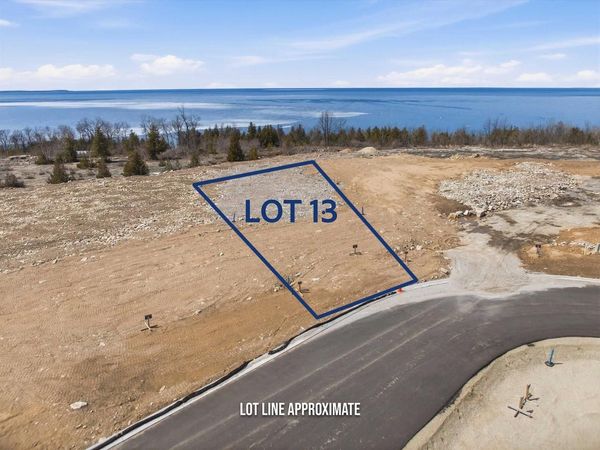 QUARRY BLUFF COURT, Sturgeon Bay, WI 54235