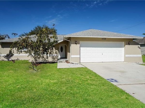 1724 SW 2nd PL , CAPE CORAL, FL 33991