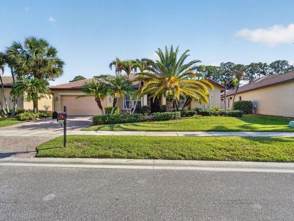 854 SW Saint Tropez Court, Port St. Lucie, FL 34986