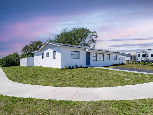 510 SW 13th Place, Deerfield Beach, FL 33441