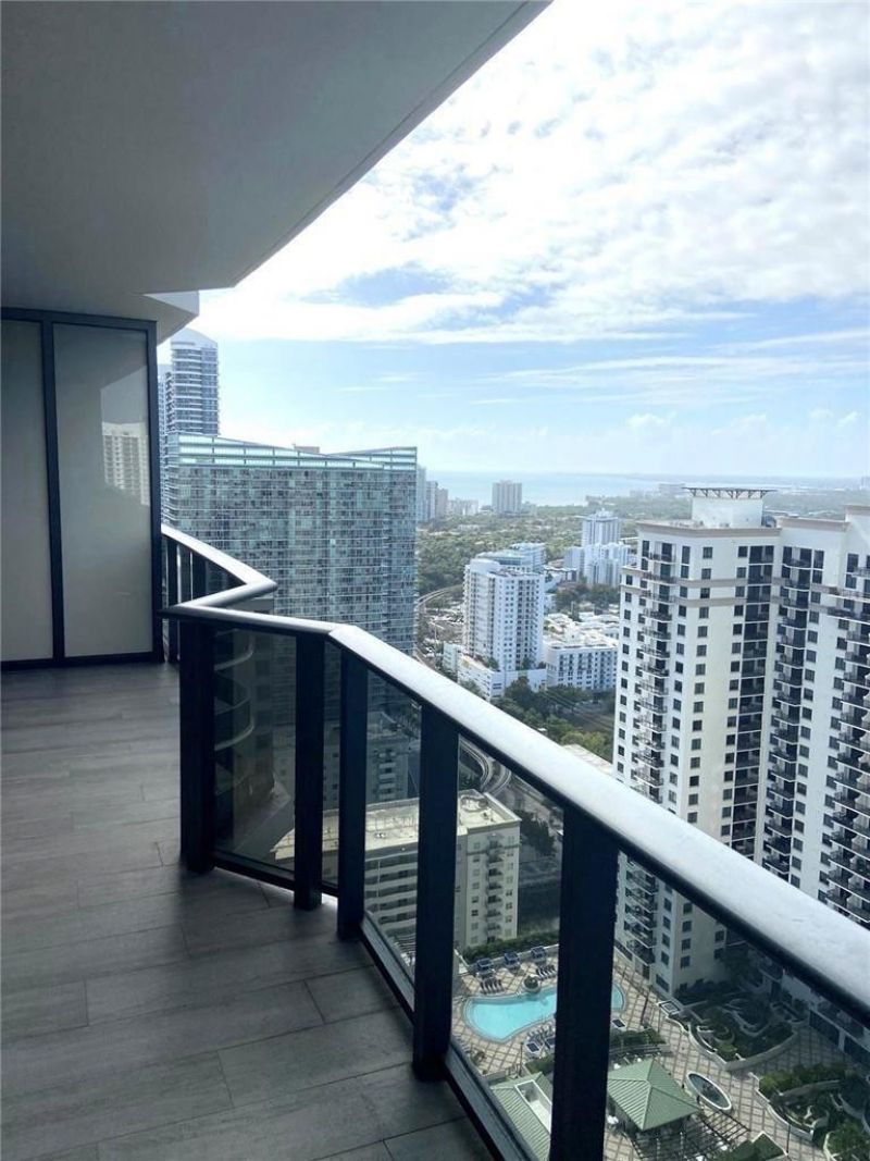 45 SW 9th Street, Unit 3707, Miami, FL 33130 Photo