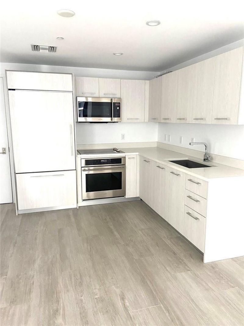 45 SW 9th Street, Unit 3707, Miami, FL 33130 Photo