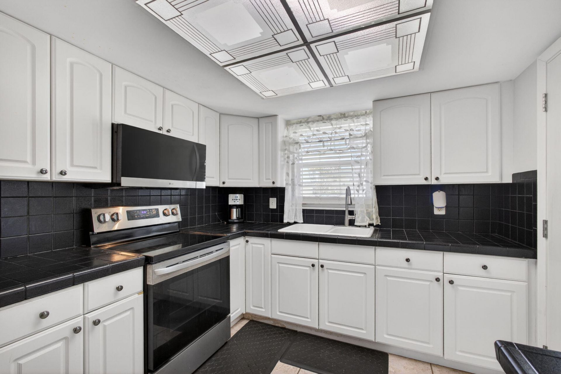 121 Wettaw Lane, Unit 110, North Palm Beach, FL 33408 Photo