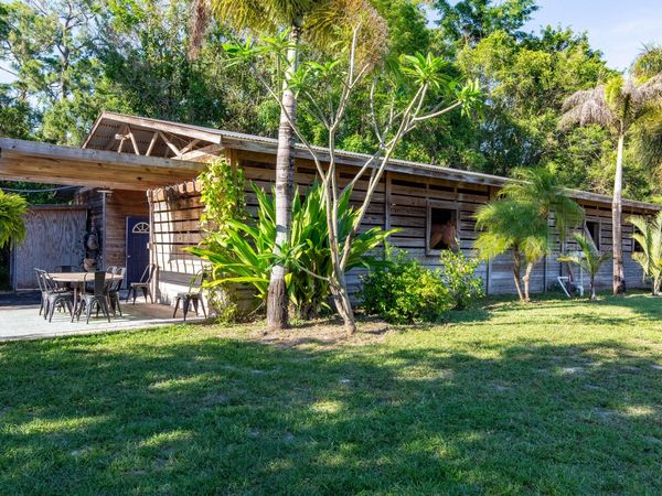 851 Hyde Park Road, Loxahatchee Groves, FL 33470