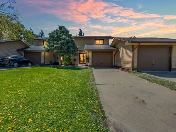 522 Aurora Avenue, Saint Paul, MN 55103