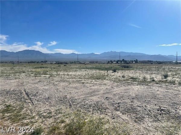 1200 S Whitman Avenue , Pahrump, NV 89048